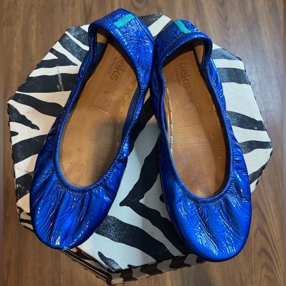 TIEKS Sapphire Blue Flat Shoes sz 9 - Picture 1 of 6